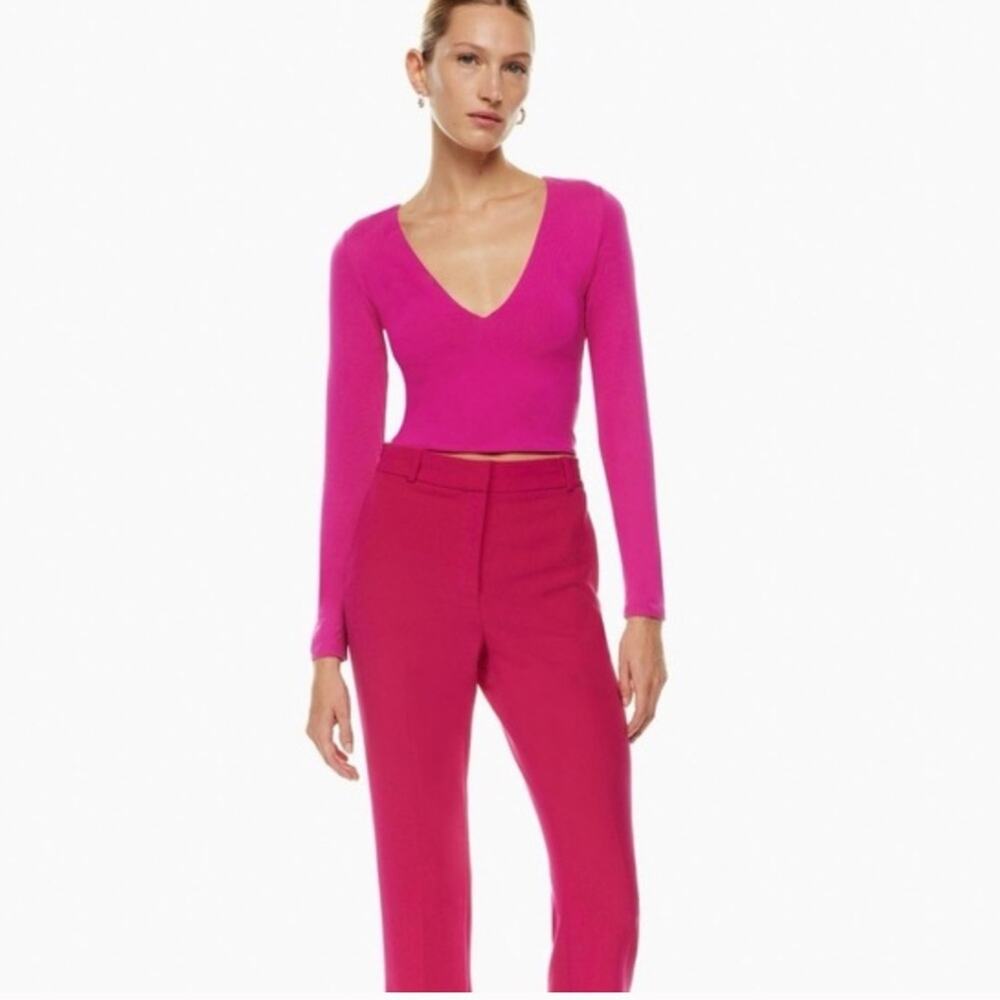 Babaton Womens Contour V-Neck Long Sleeve Top Granita Bright Pink Aritzia V-Neck
